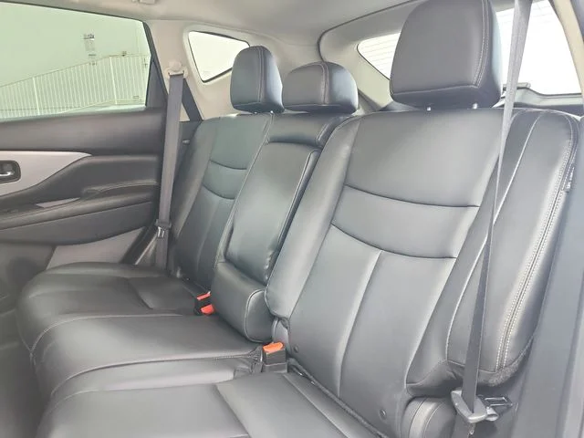 Used 2022 White Nissan SV image 11