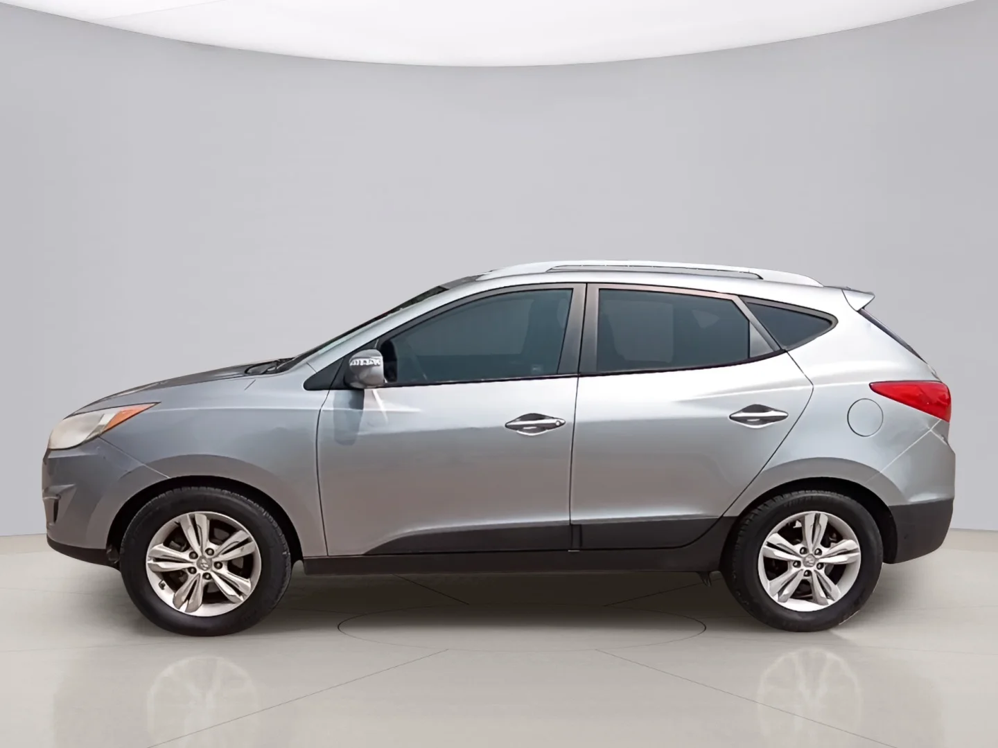 Used 2012 Silver Hyundai LIMITED image 2