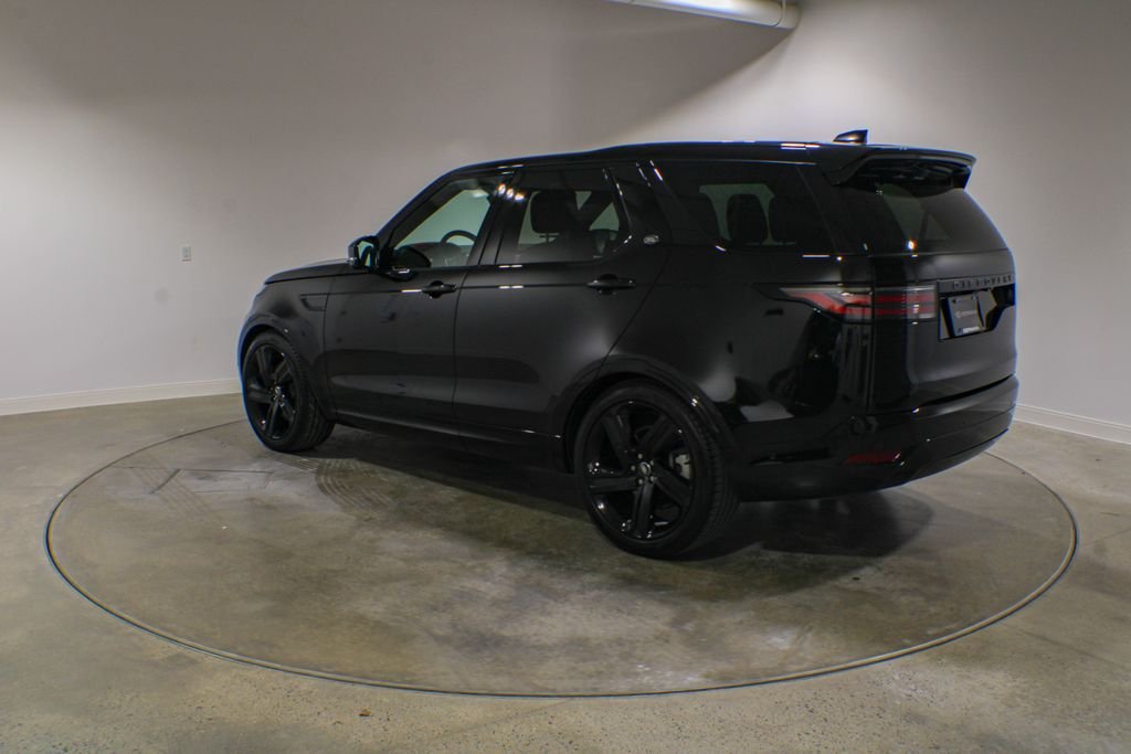 Certified Used 2025 Santorini Black Metallic Land Rover Dynamic SE image 3