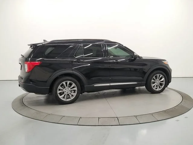 Used 2023 Agate Black Metallic Ford XLT image 8