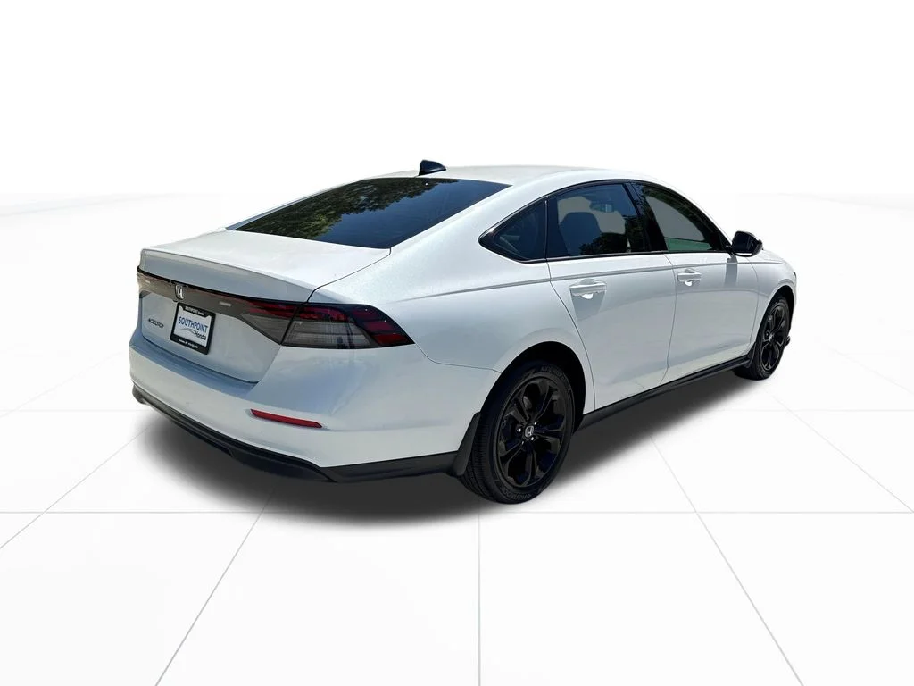 Certified Used 2025 Platinum White Pearl Honda 1.5T SE image 9