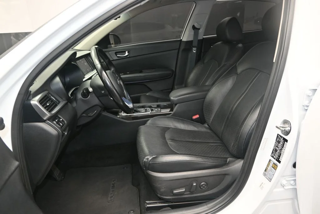 Used 2019 White Kia EX image 19