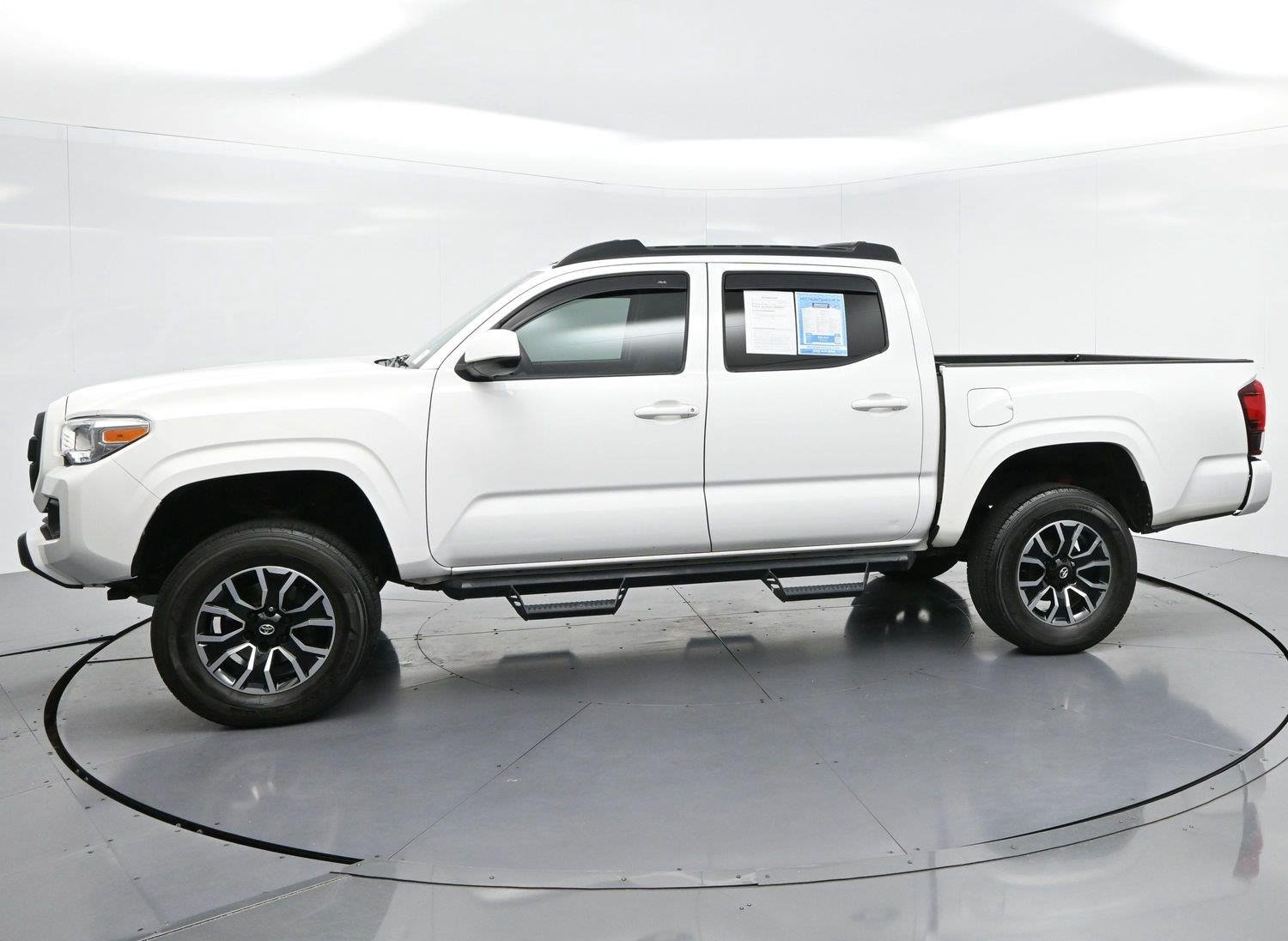Used 2022 White Toyota SR V6 image 4