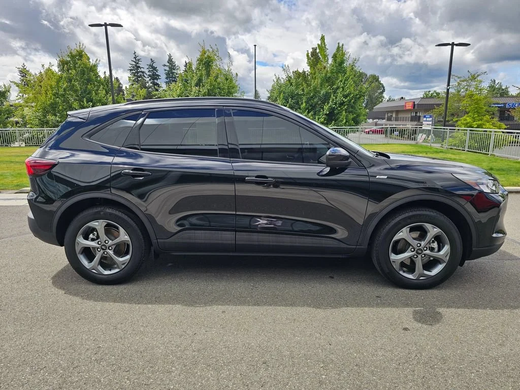 Used 2025  Ford ST-Line Select image 6