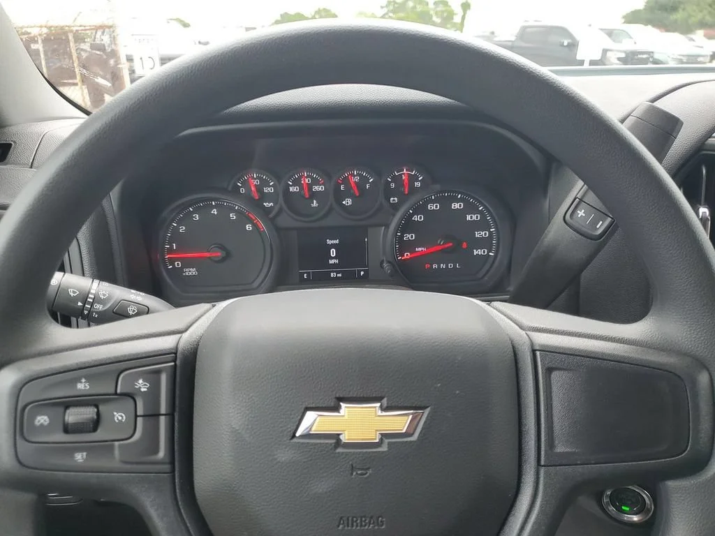 New 2026 Summit White Chevrolet WT image 29