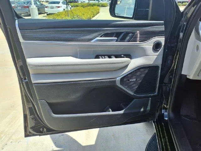 Used 2024 Black Jeep Series II image 16
