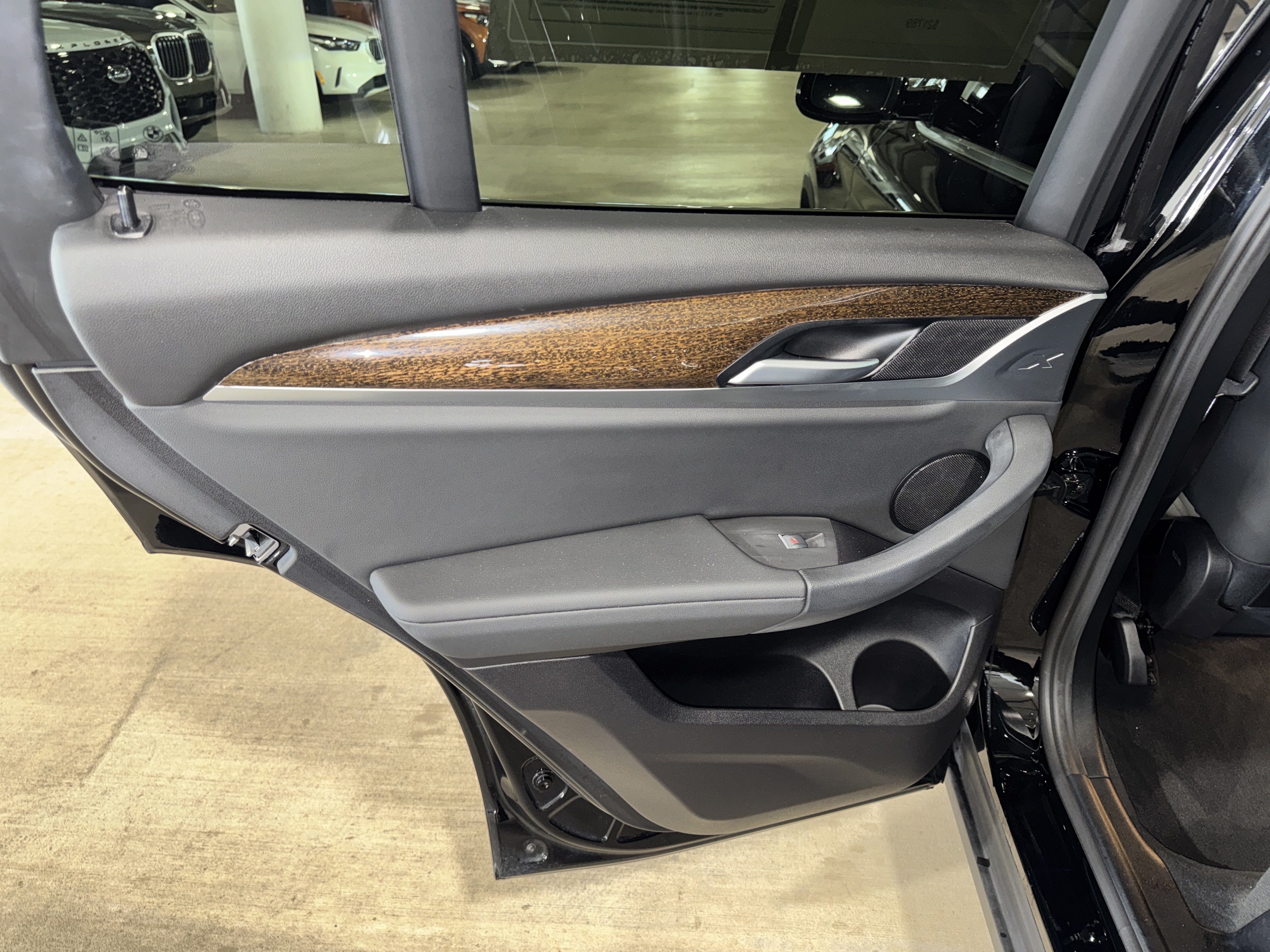 Used 2020 Jet Black BMW sDrive30i image 25