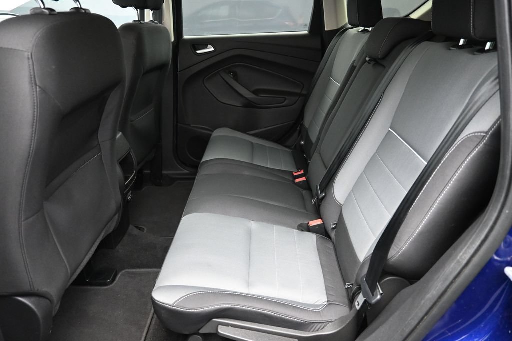 Used 2015 Blue Ford SE image 2