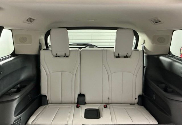 New 2027 White INFINITI LUXE image 22