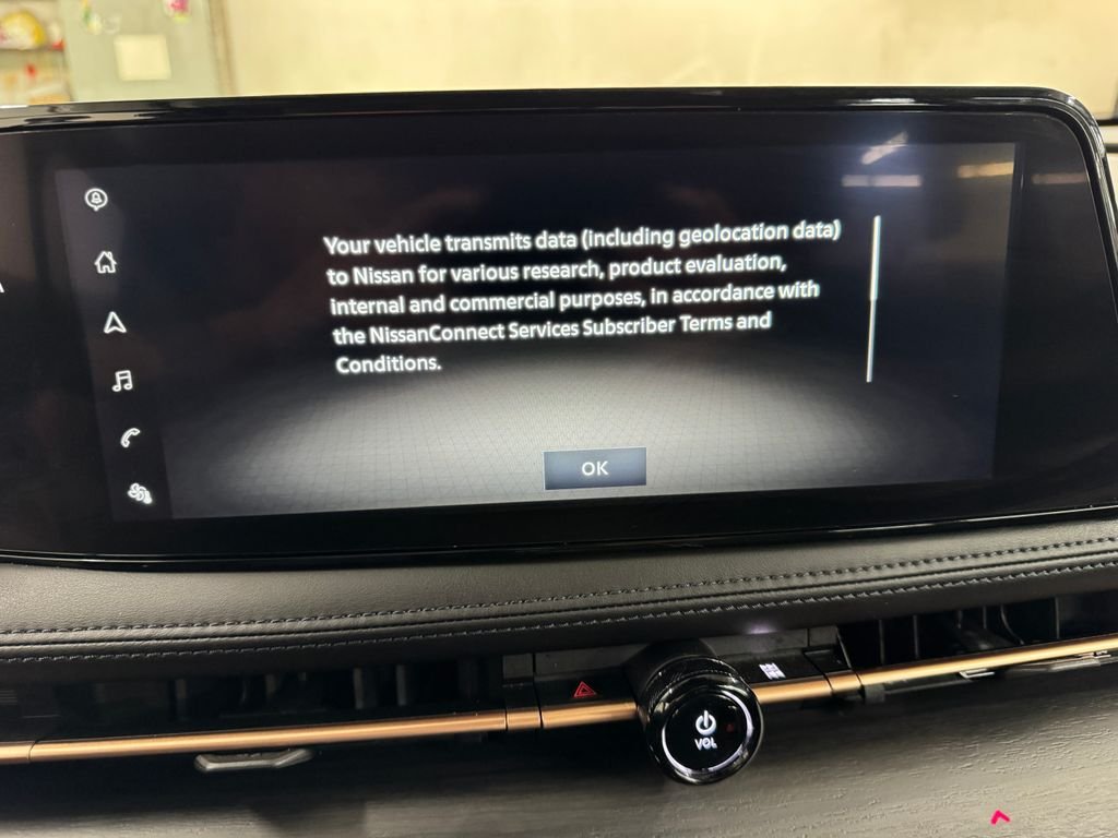 Used 2023 Black Diamond Pearl Nissan ENGAGE image 20