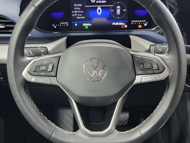 Used 2023 Gray Volkswagen 1.5T SE image 26