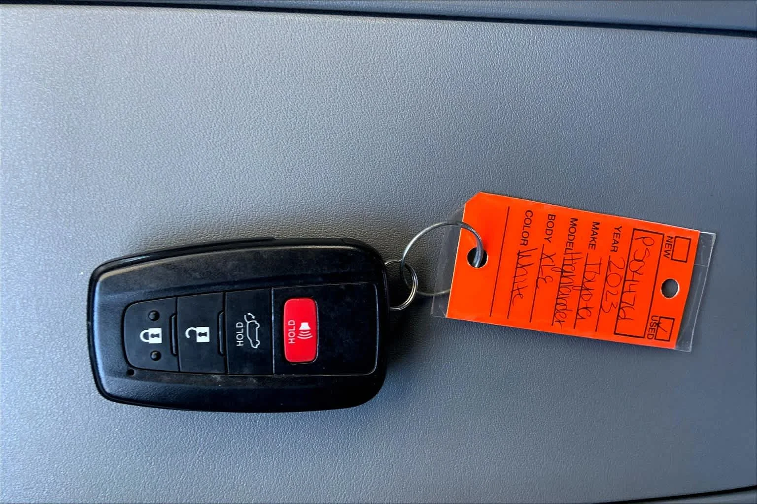 Used 2023 Wind Chill Pearl Toyota XLE image 15