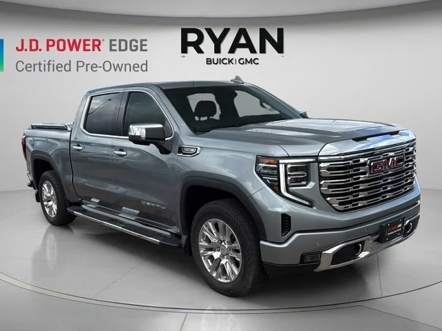 2025 GMC Sierra 4WD Crew Cab Short Box Denali's photo