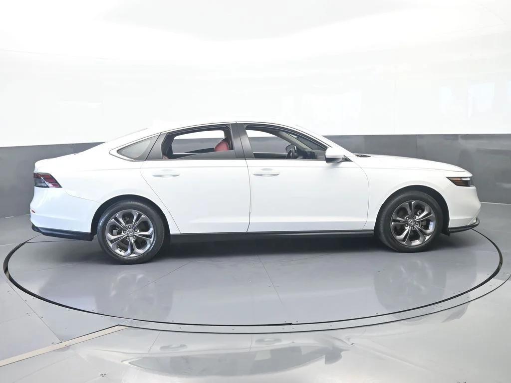 Used 2023 Platinum White Pearl Honda EX image 7