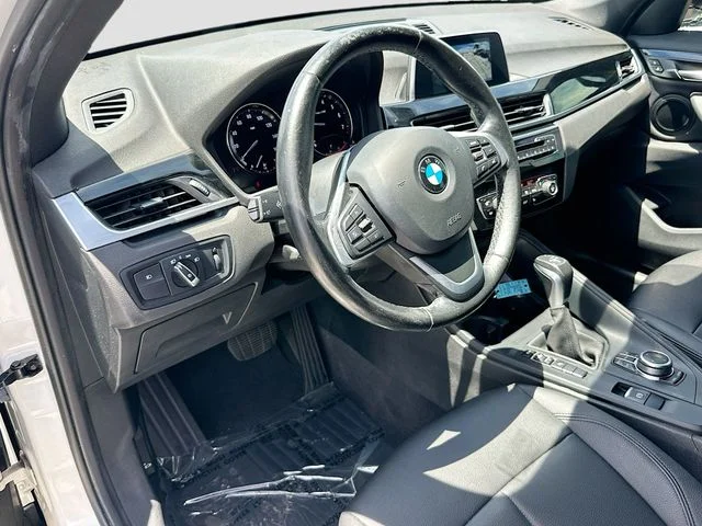 Used 2019 White BMW sDrive28i image 9