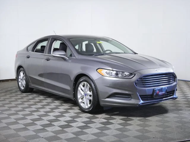 Used 2013 Gray Ford SE image 1