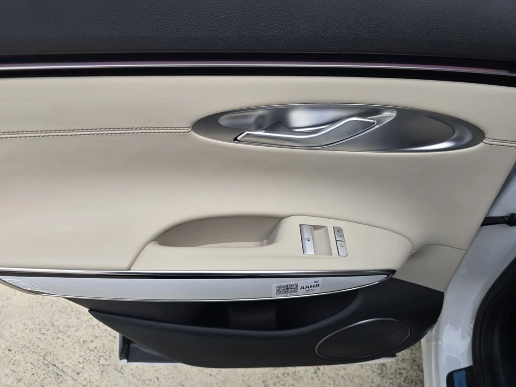 New 2026 White Genesis 2.5T image 12