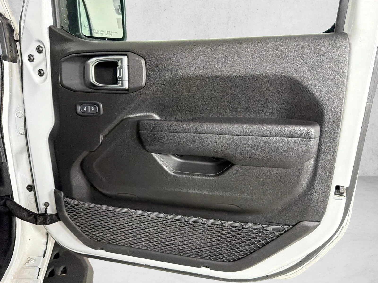 Used 2023 White Jeep Rubicon image 15