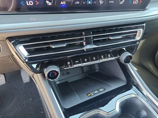 New 2026 Summit White Chevrolet LT image 34