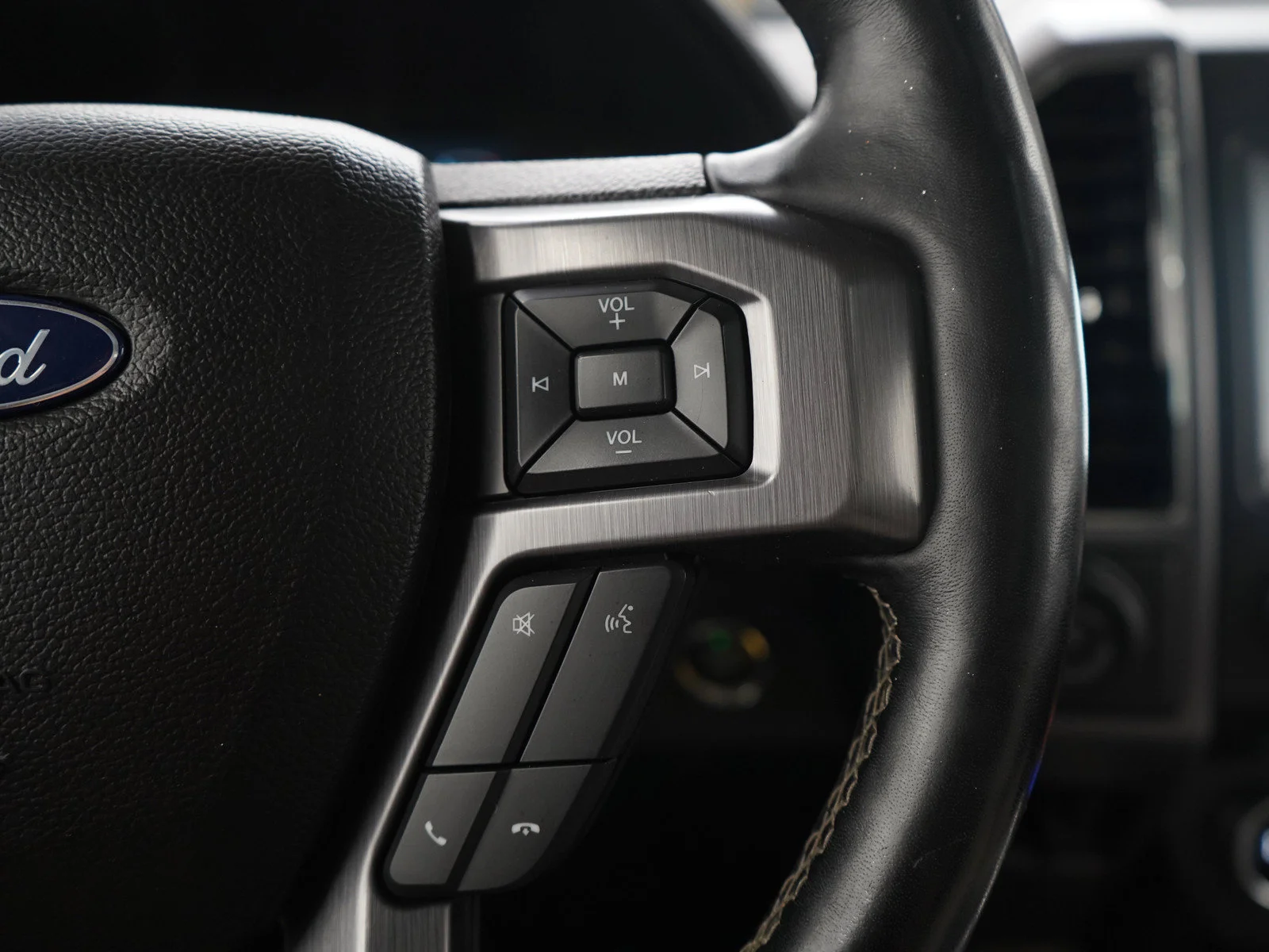 Used 2018 Shadow Black Ford Platinum image 27