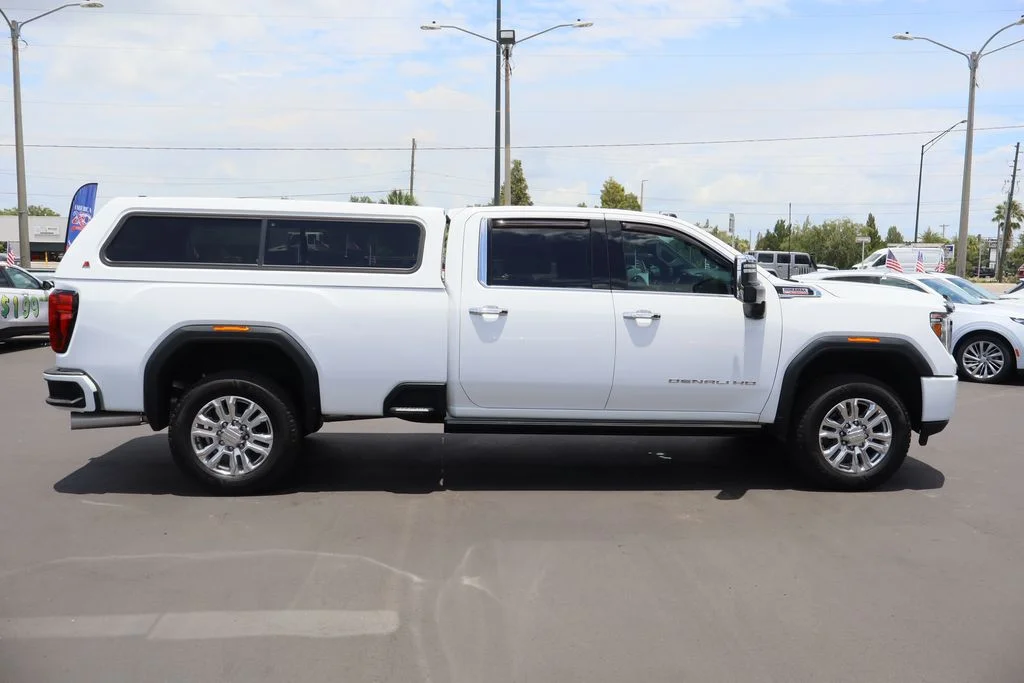 Used 2022 White GMC Denali image 10