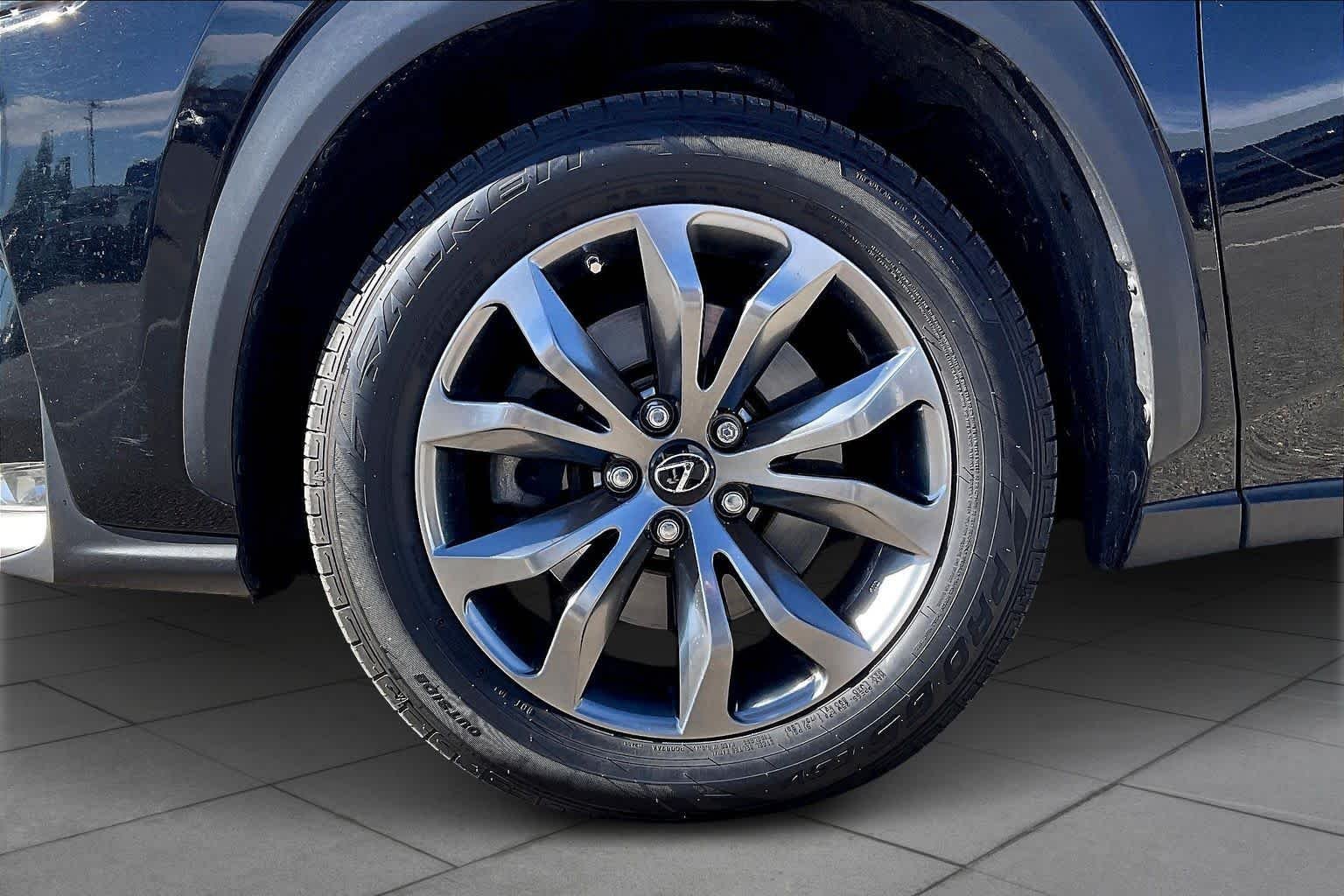 Used 2016 Obsidian Lexus F Sport image 11