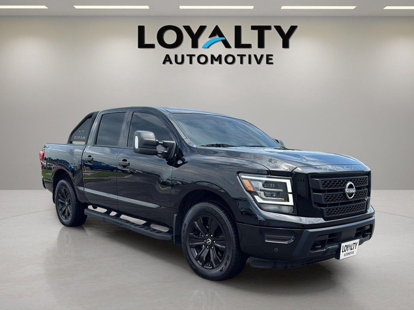 Used 2023 Super Black Nissan SV image 7