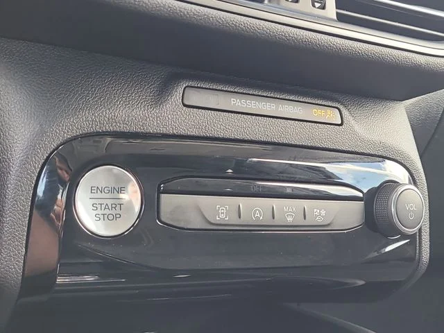 Used 2025 Gray Ford Active image 25