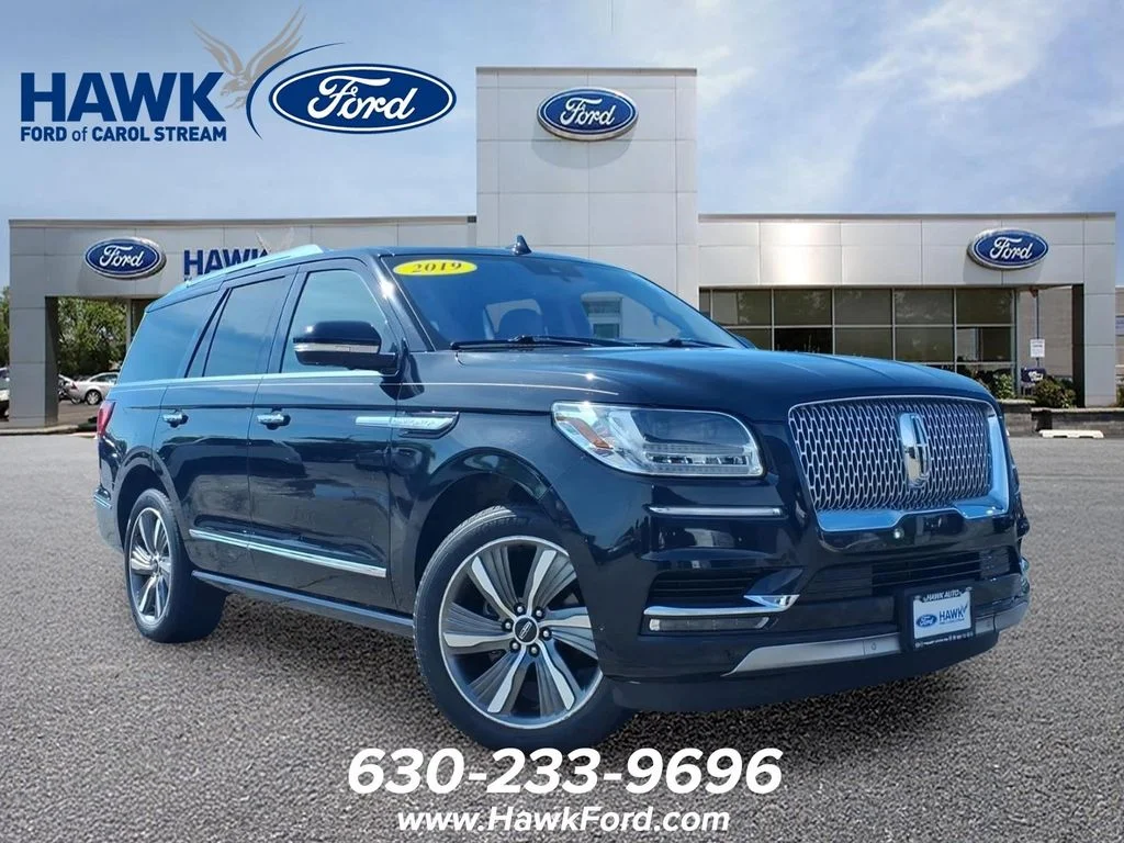 Used 2019 Black Metallic Lincoln Reserve image 1