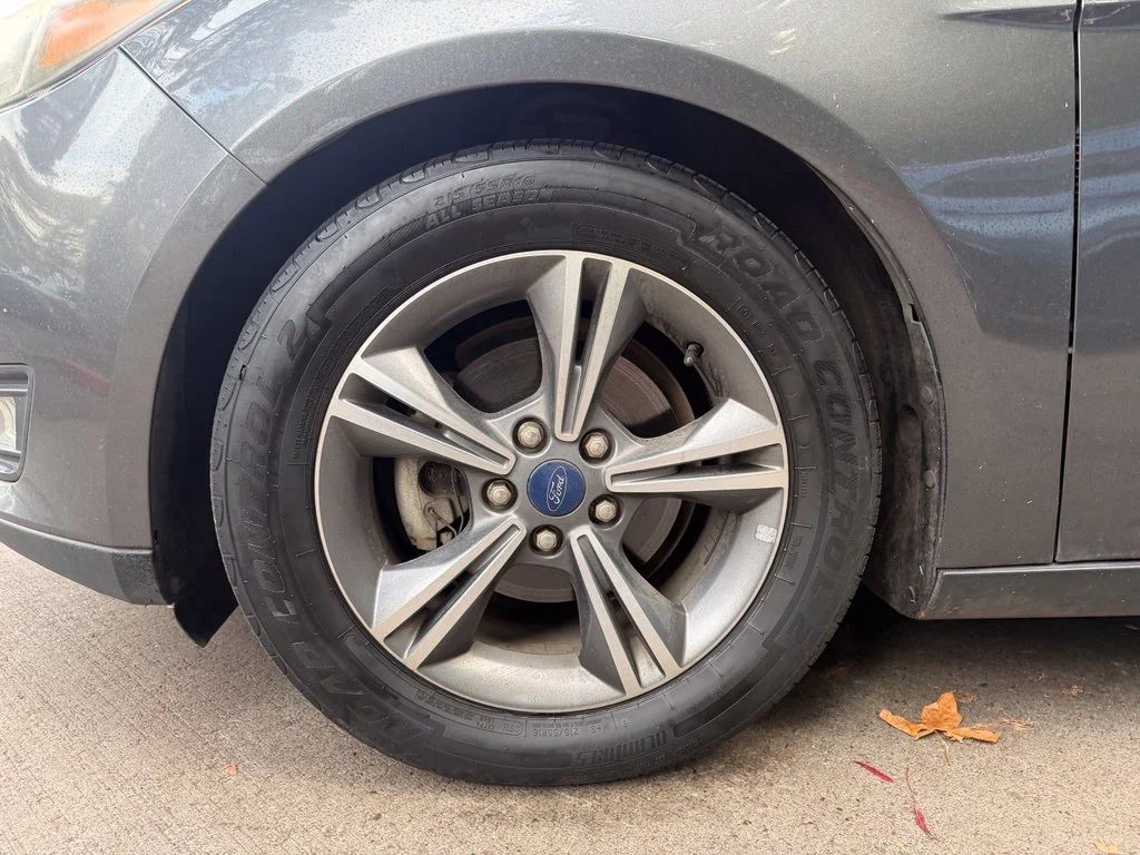 Used 2017 Magnetic Ford SE image 10