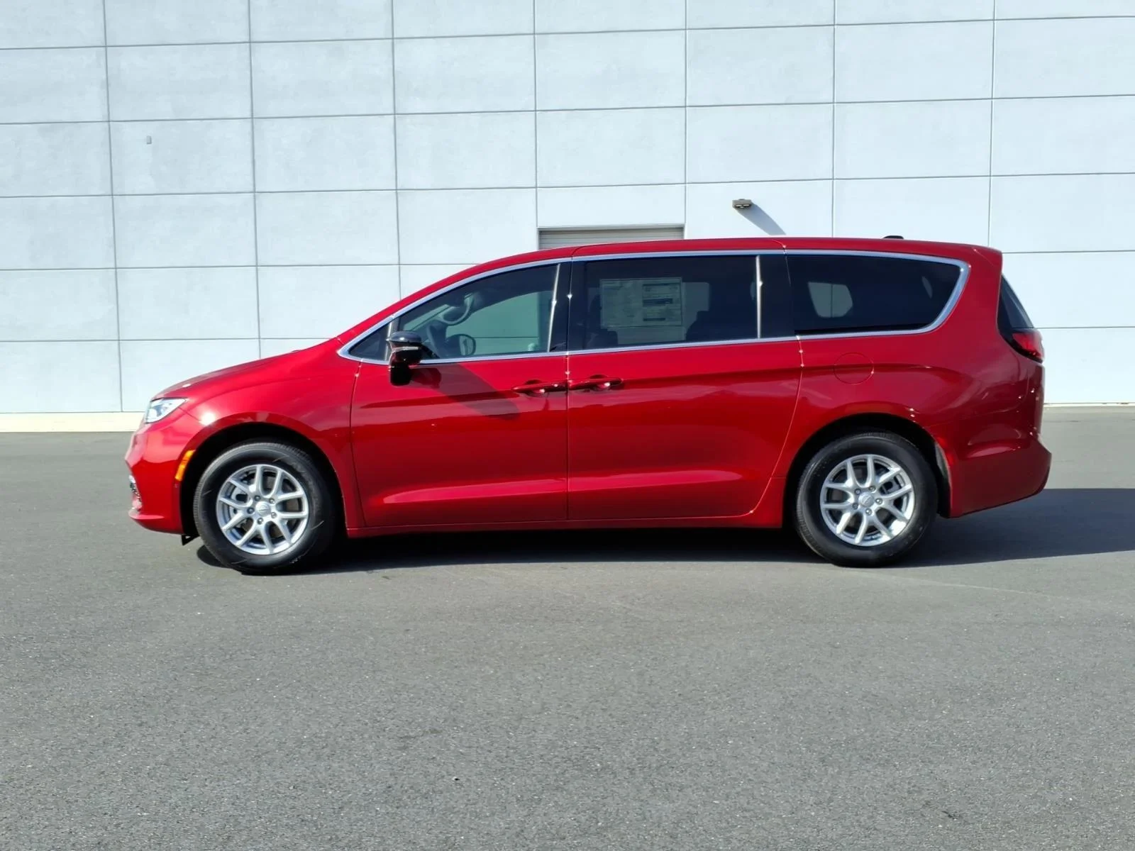 2026 Chrysler Pacifica Select - Photo 29