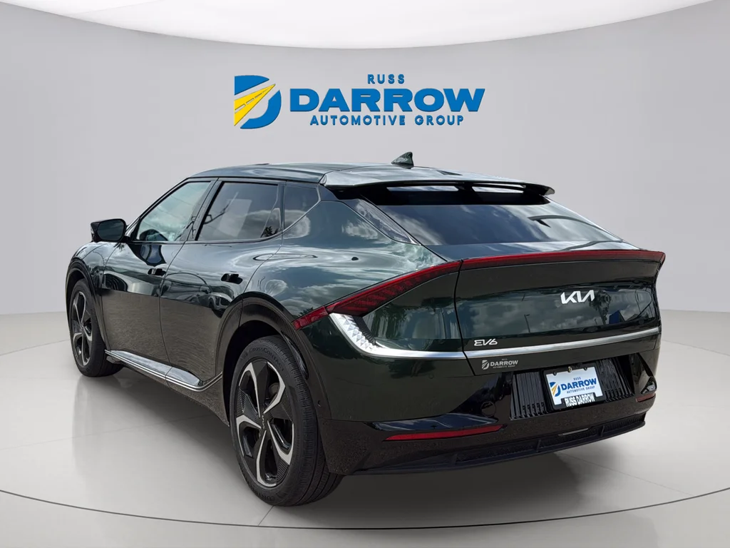 Used 2023 Green Kia GT-Line image 3