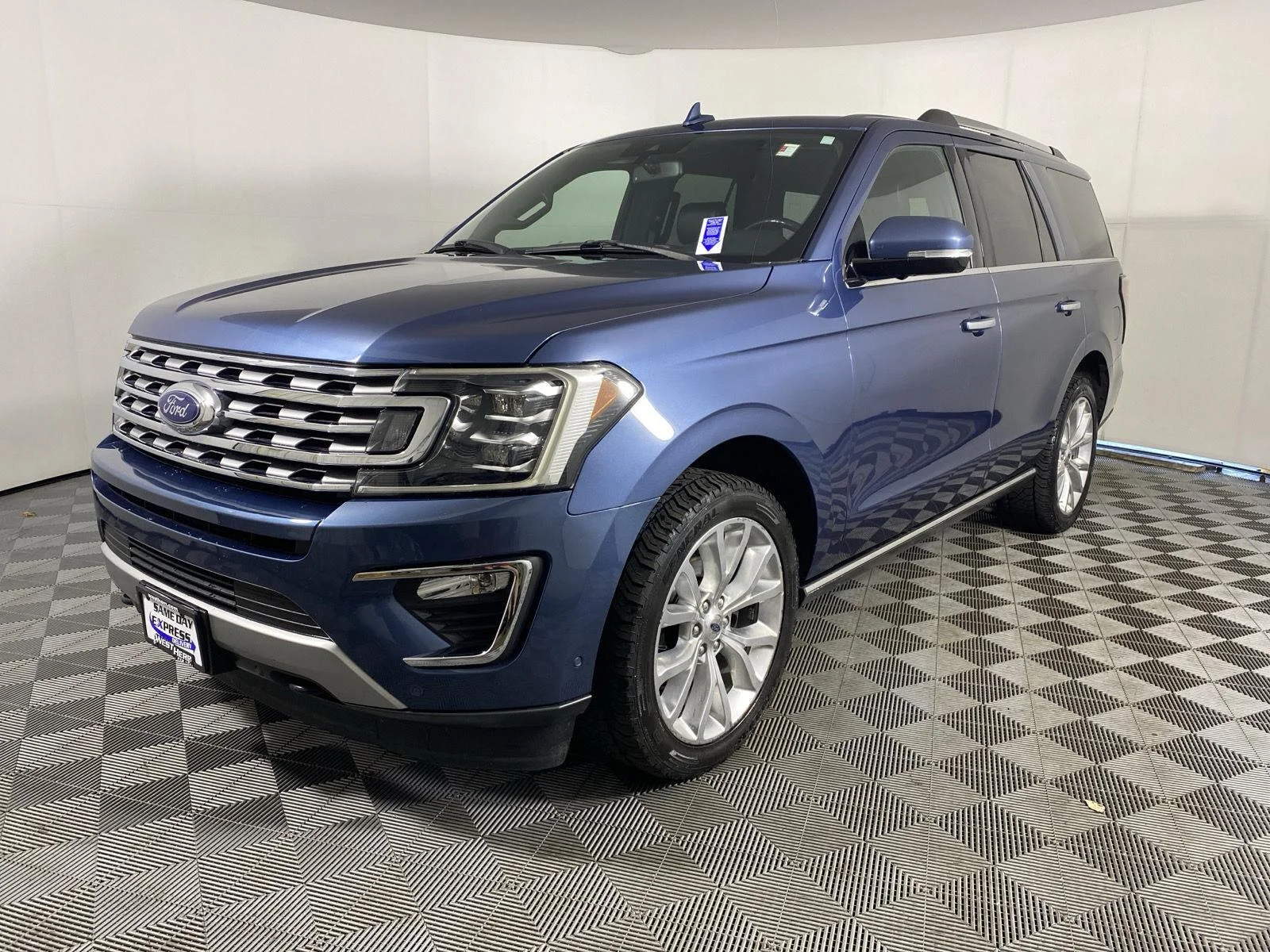 Used 2018 Blue Ford Limited image 3