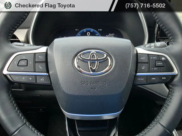 Used 2026 Wind Chill Pearl Toyota Limited image 13