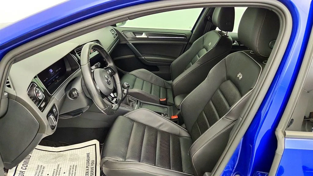 Used 2019 Lapiz Blue Metallic Volkswagen 2.0T Manual w/DCC/Nav image 19