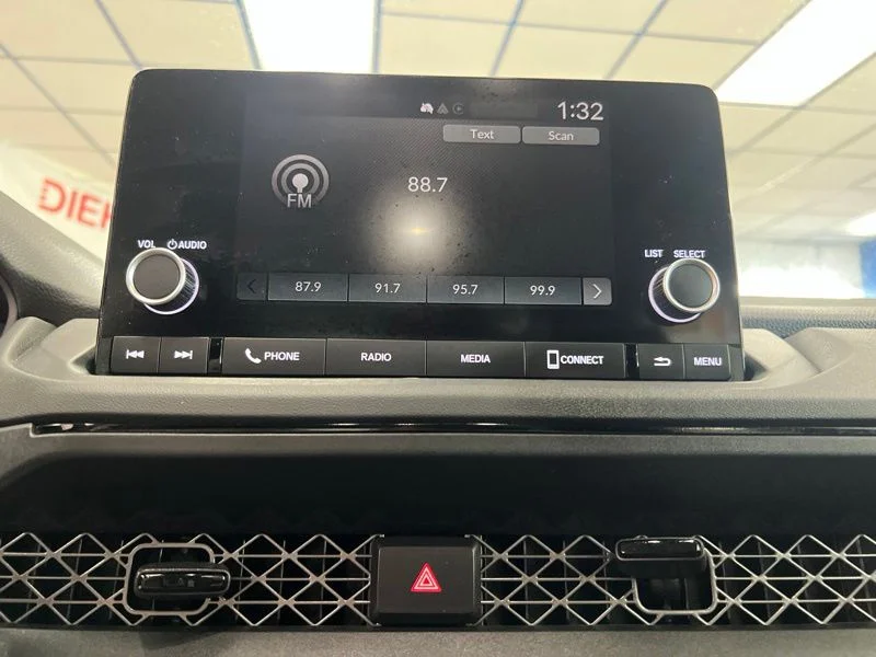 Used 2024  Honda LX image 27