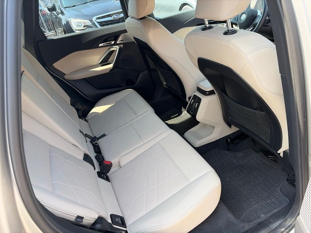 Used 2024 Silver BMW xDrive28i image 13