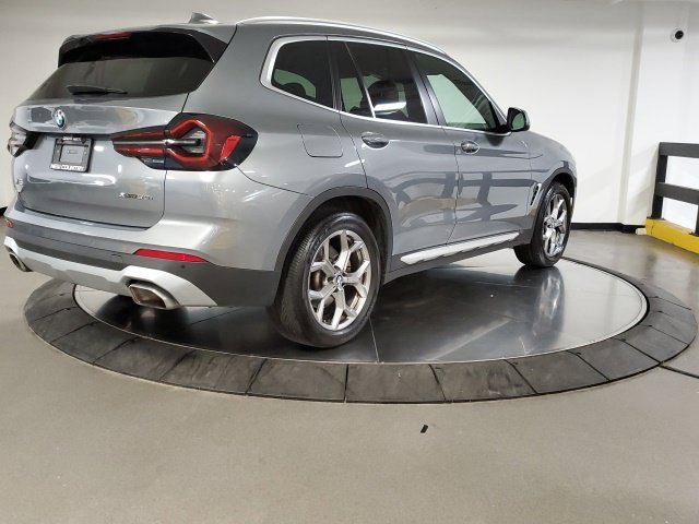Used 2024 Gray BMW xDrive30i image 9