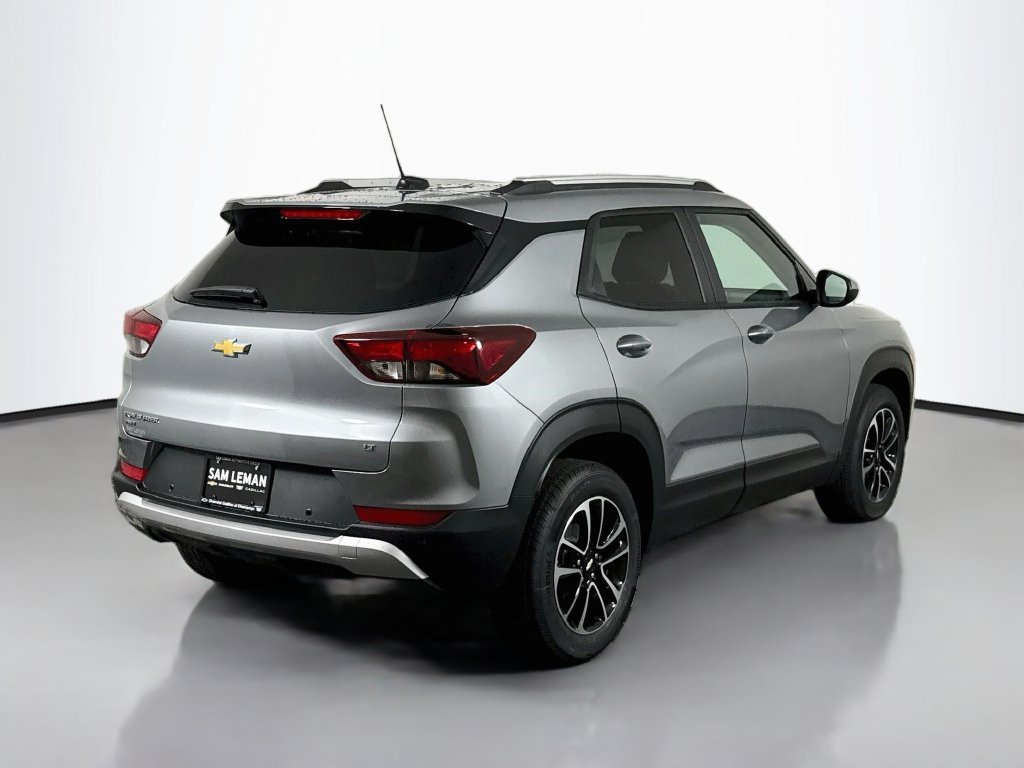New 2026 Sterling Gray Metallic Chevrolet LT image 7
