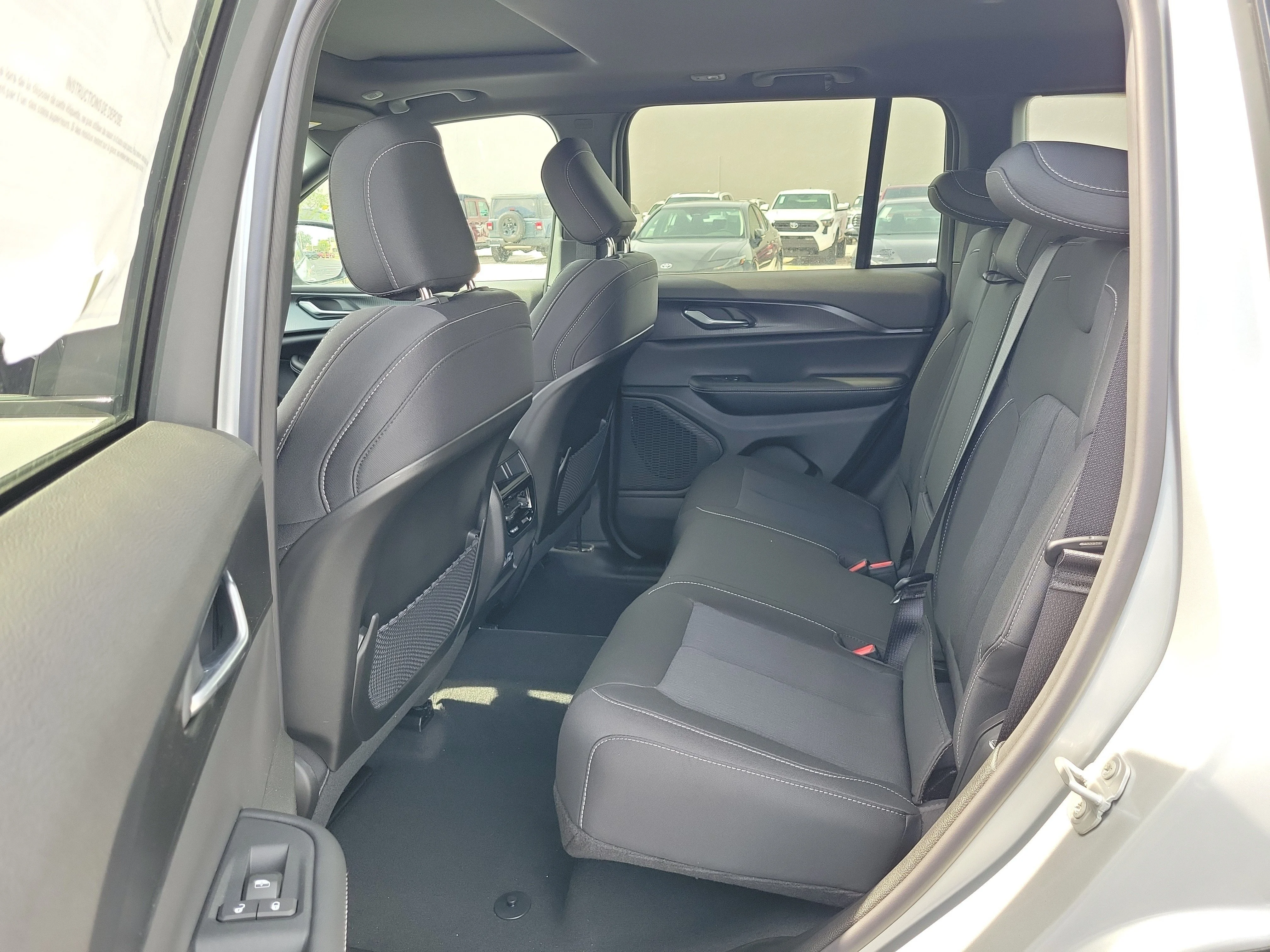 New 2026 Silver Zynith Jeep Laredo X image 11