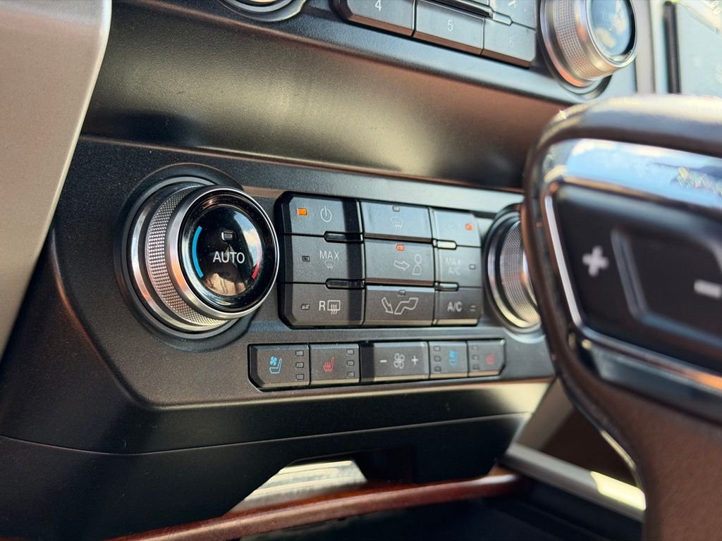 Used 2019 White Ford King Ranch image 37