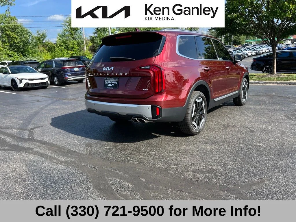 Used 2024 Red Kia S image 9
