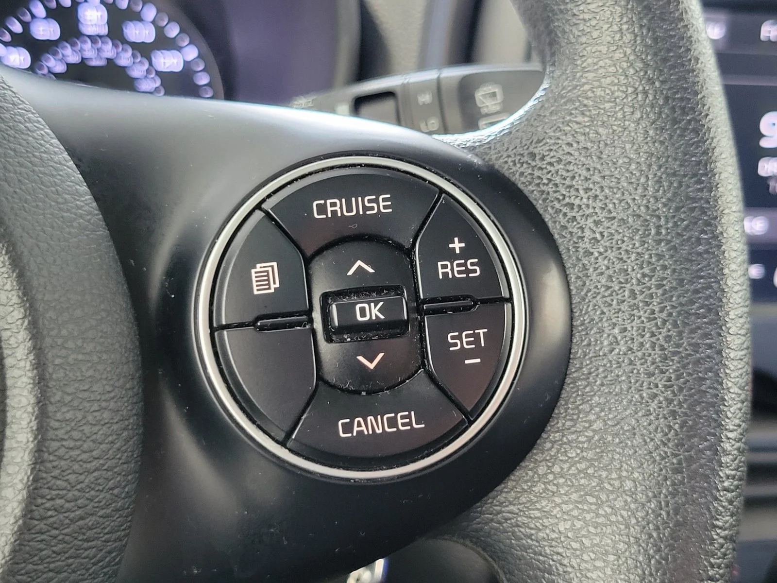 Used 2022 Black Kia LX image 17