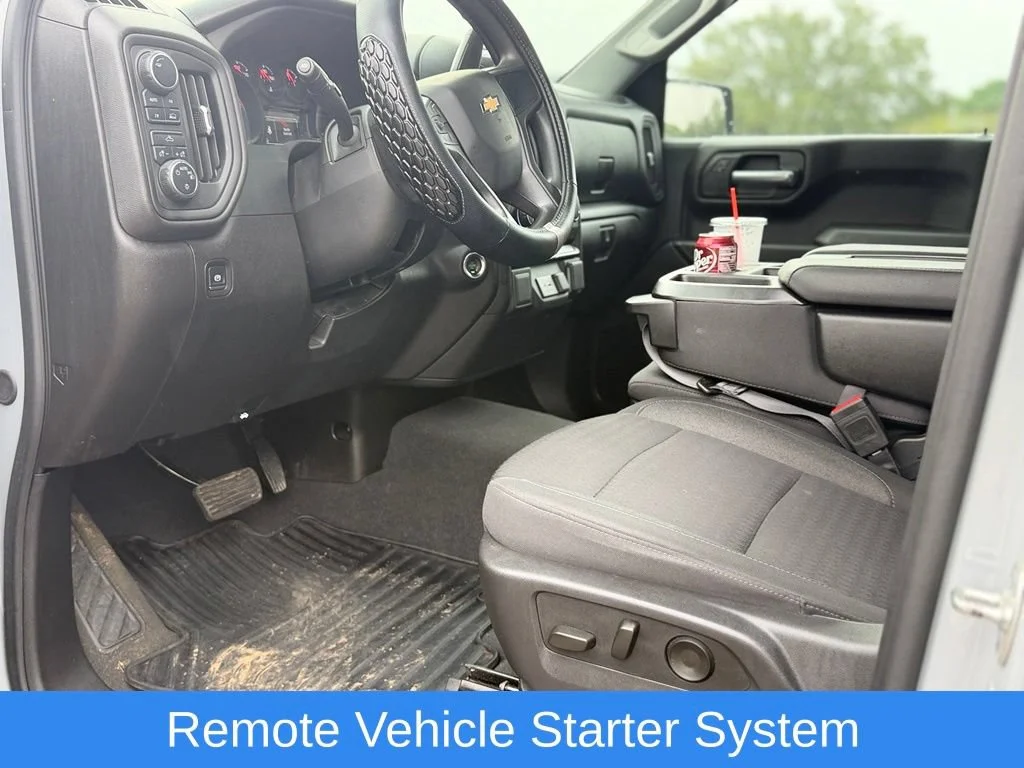 Used 2025 Slate Gray Metallic Chevrolet Custom image 28