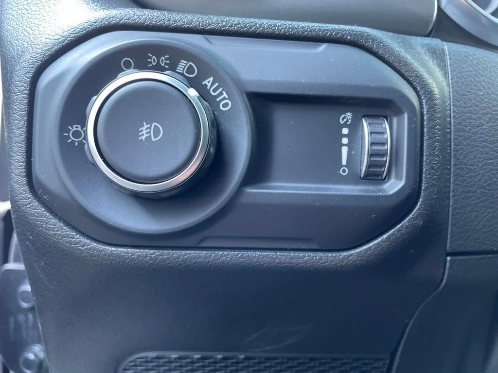 Used 2023 Gray Jeep Sport S image 12