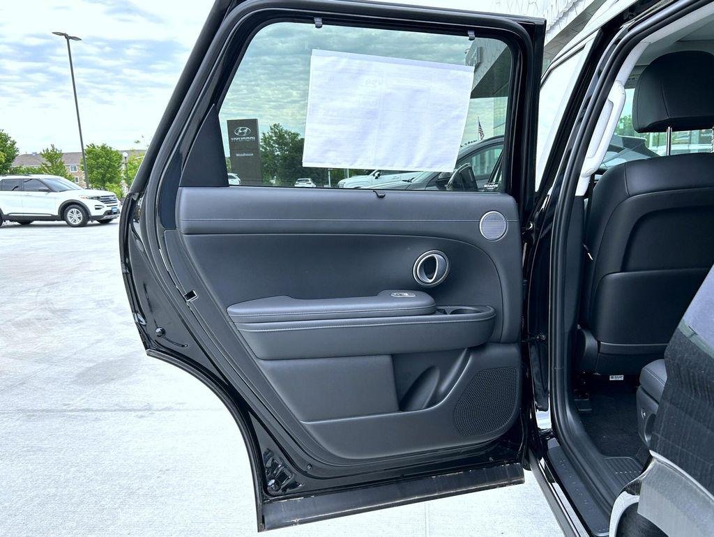 New 2026 Black Hyundai SEL Premium 8P image 22