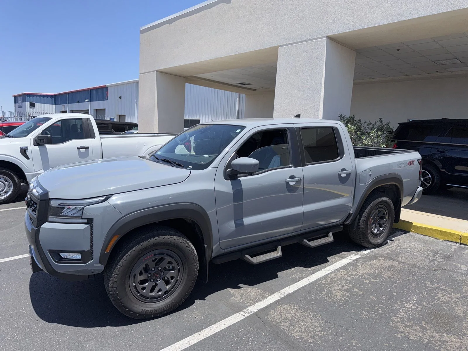2025 Nissan Frontier PRO-4X Crew Cab 4X4's photo