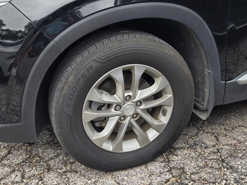 Used 2020 Black Hyundai SEL image 6