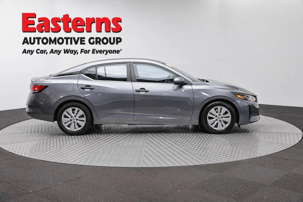 Used 2024 Gray Nissan S image 4
