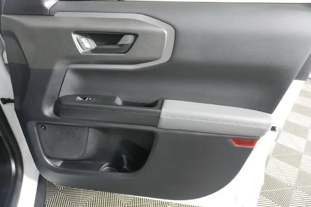Certified Used 2025 Oxford White Ford Badlands image 33